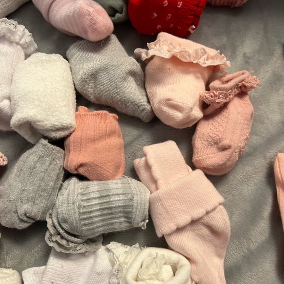 39 EUC nwot pairs baby girl newborn-3 months socks frilly socks fancy socks - Picture 5 of 13